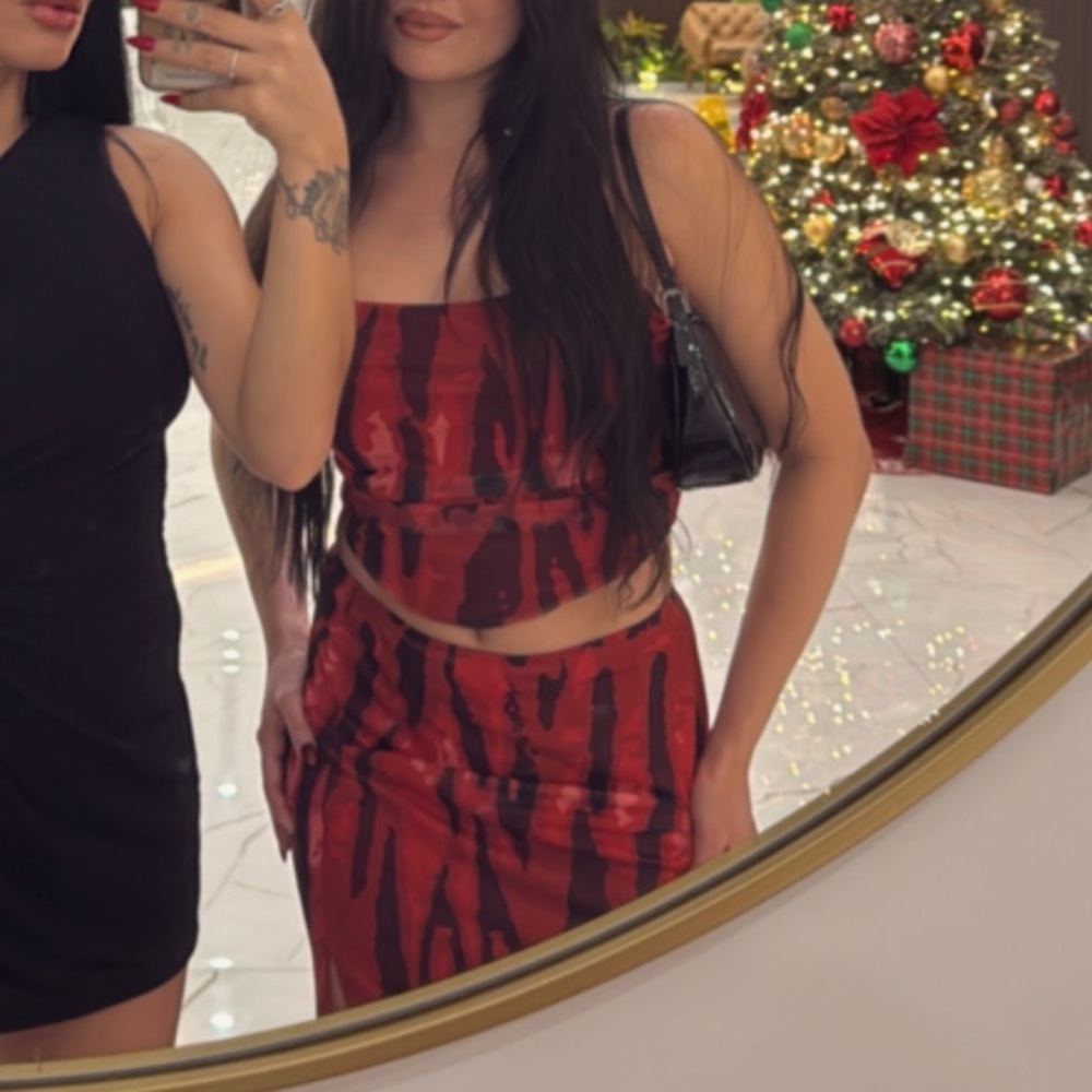 Nassia Crop Top and Midi Skirt Set - Red Fire Print - Picture 8 of 8